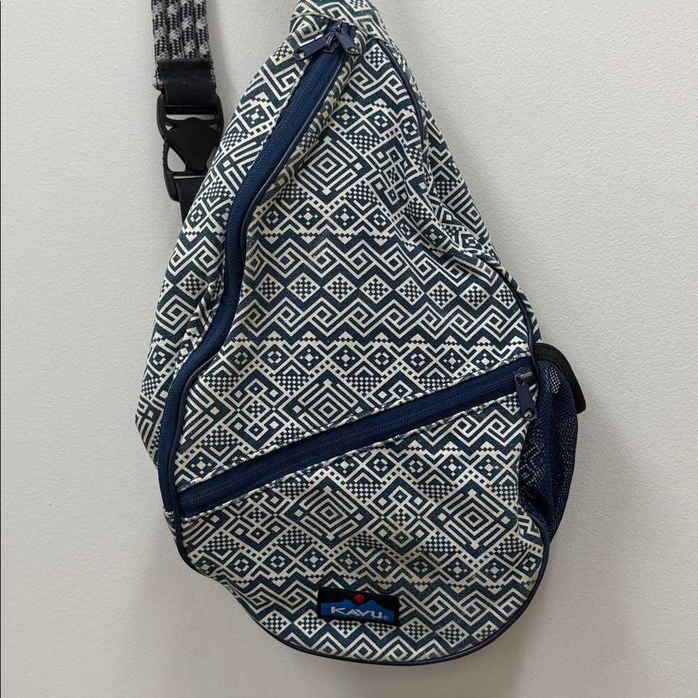 Kavu Slingpack Sling Bag Blue White Geometric Pattern Paxton Rope Bag! - Picture 2 of 7